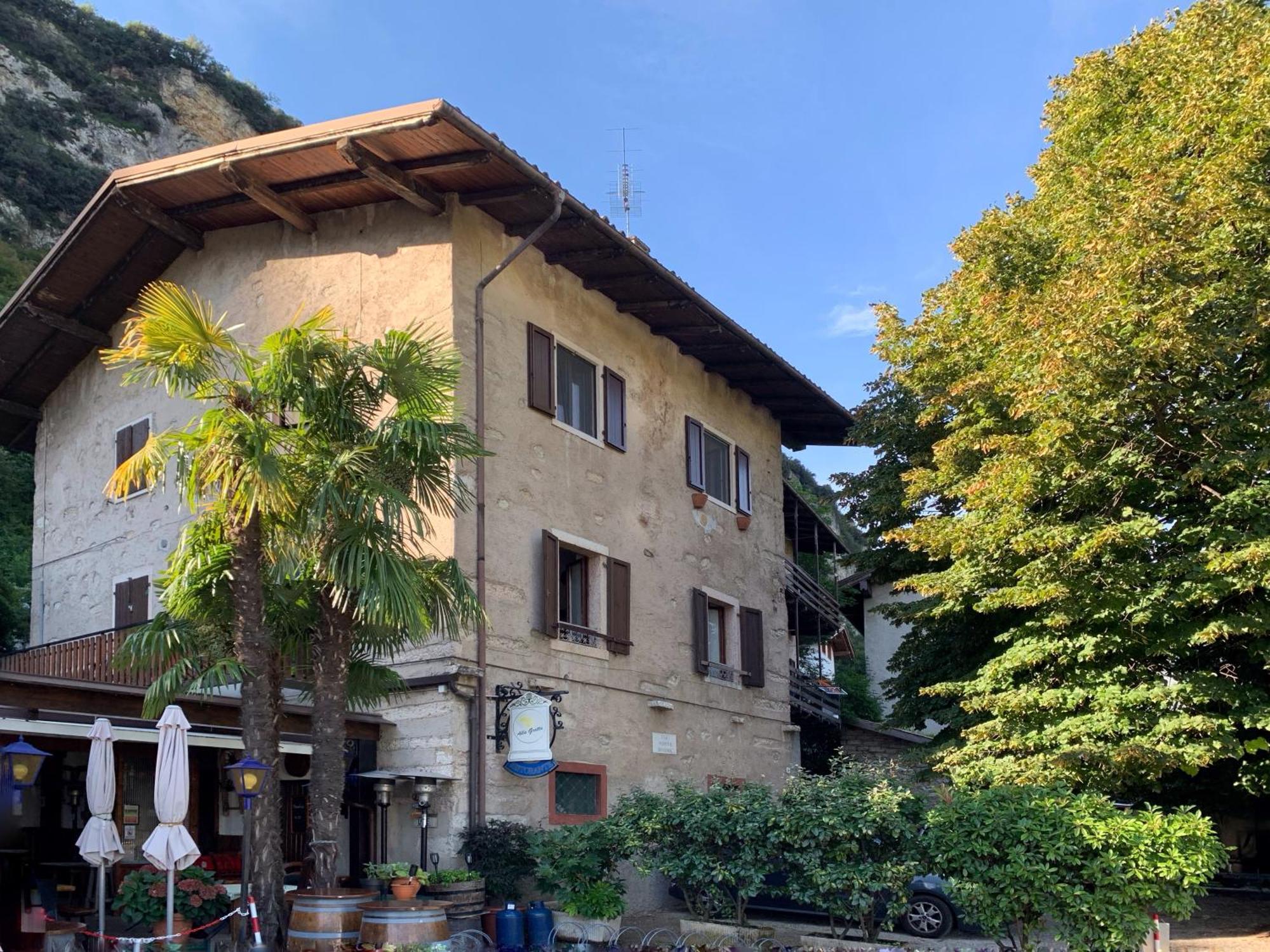 G-House Modernes Apartment Mit Tollem Ausblick ริวาเดลการ์ดา ภายนอก รูปภาพ